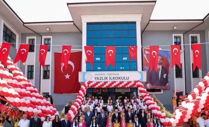 Başkan Alemdar, çocukların karne heyecanına ortak oldu