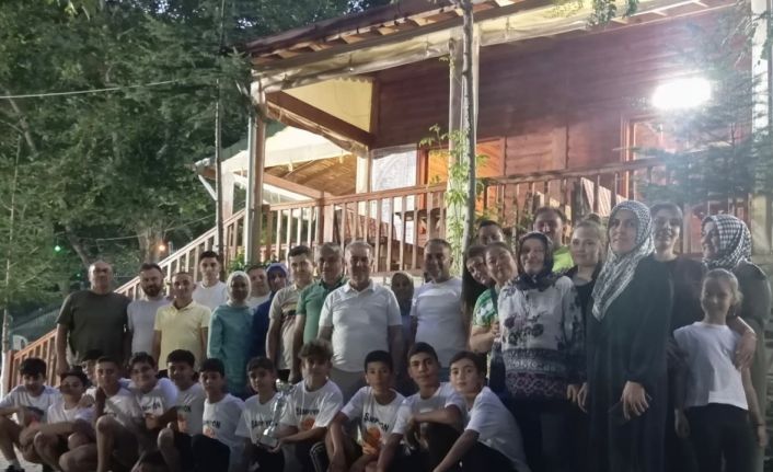 Başkan Erol şampiyon sporcuları ağırladı