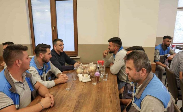 Başkan Özdoğan, bayram mesaisi yapan ekiplere teşekkür etti