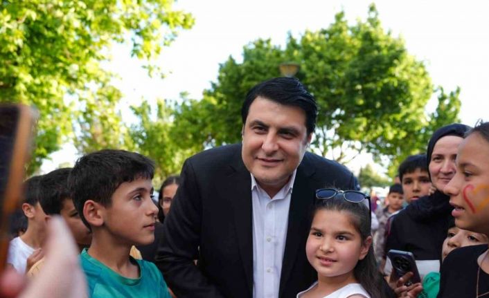 Başkan Yılmaz’dan çocuklara sürpriz ziyaret