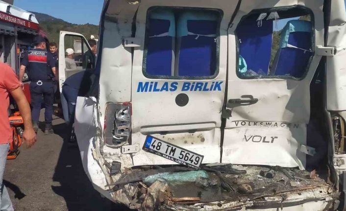 Beton mikseri dolmuşa çarptı: 1 ölü, 13 yaralı