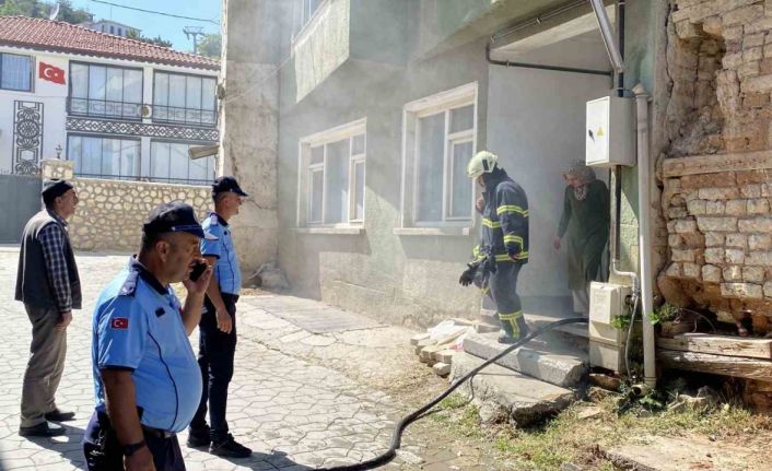 Binanın bodrum katında çıkan yangın söndürüldü