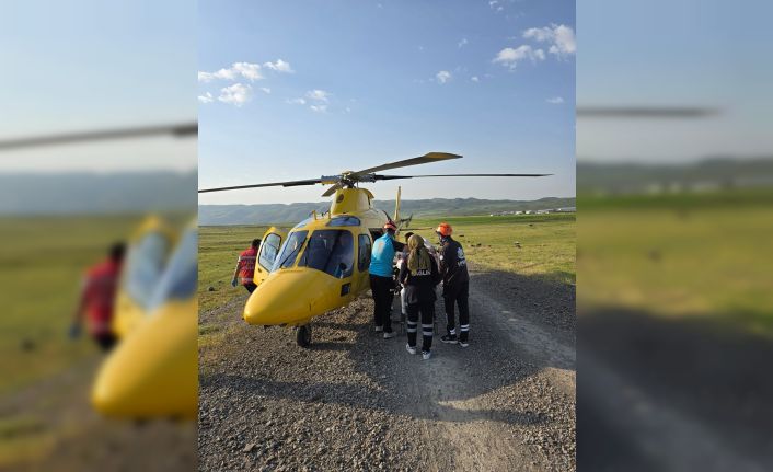 Bingöl’de yolcu otobüsü devrildi: 3 yaralı