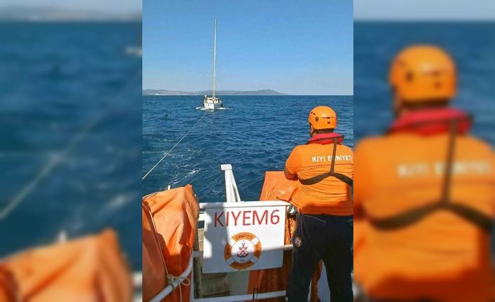 Bodrum açıklarında arızalanan tekneyi KIYEM ekipleri kurtardı