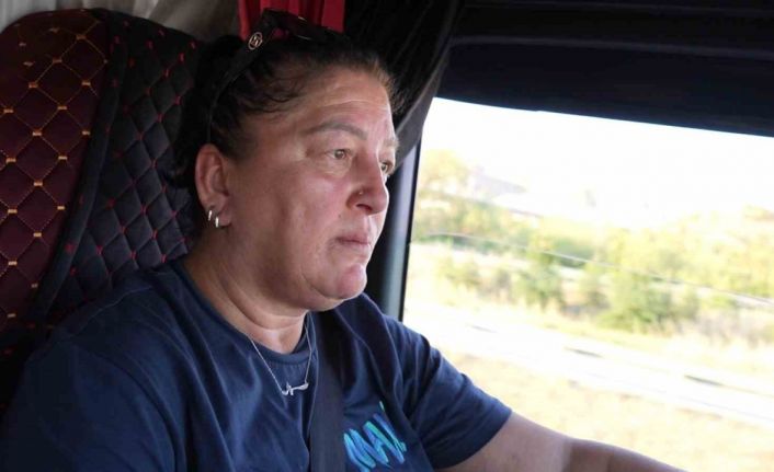 "Bu meslek kadınlara göre değil" dediler, o direksiyon başına geçti: Yolların sultanı Meliha