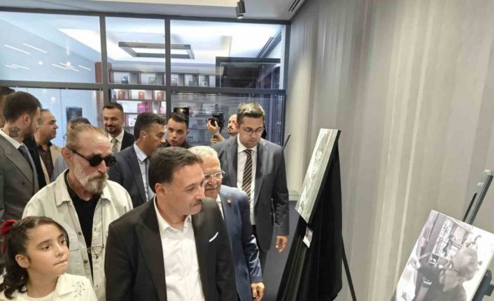 Bu sergide eserlerin kokusu misafirleri karşıladı