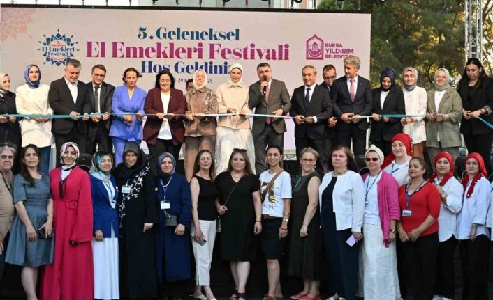 Bursa’da deprem bölgesi kadınlarının El Emekleri Festivali’ne büyük ilgi