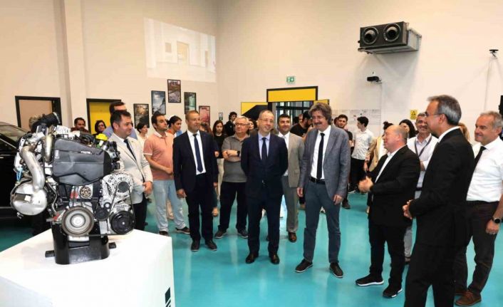 BUÜ ve OYAK HORSE işbirliğiyle hibrid araç teknolojileri alanı açıldı