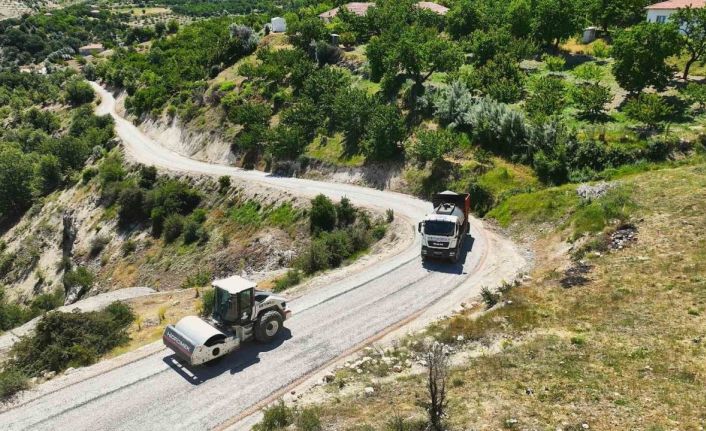 Büyükşehir Belediyesi Bağköy Mahallesi’nin yolunu güvenli hale getirdi