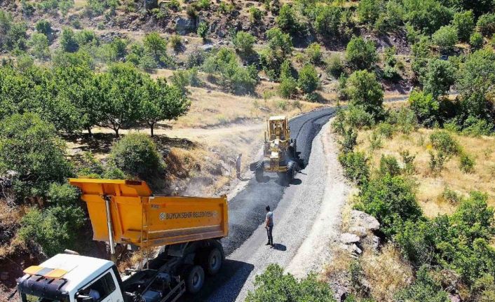 Büyükşehir’den yoğun altyapı ve yol mesaisi