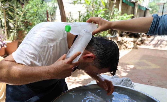 Buzlu suyla serinleme mevsimi geldi:  Fırın ustalarının zorlu mesaisi