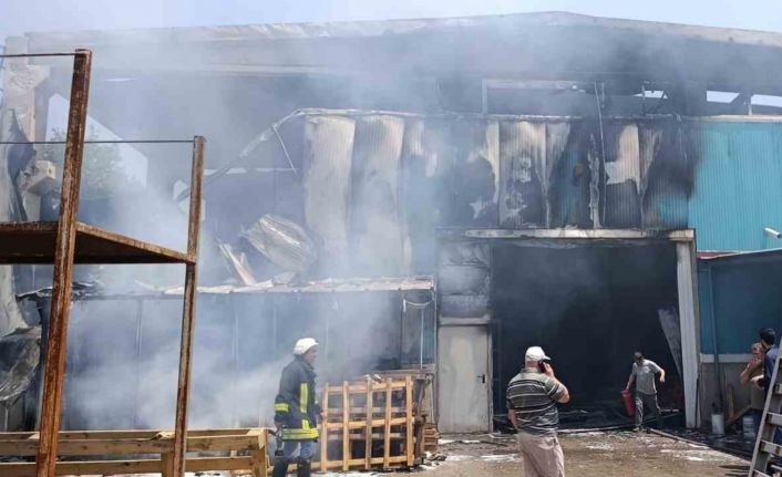 Çanakkale’de plastik fabrikasındaki yangında ağır yaralanan işçi tedavi gördüğü hastanede hayatını kaybetti