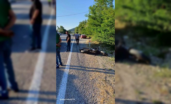 Çaycuma’da otomobil motosiklete çarptı; 2 yaralı