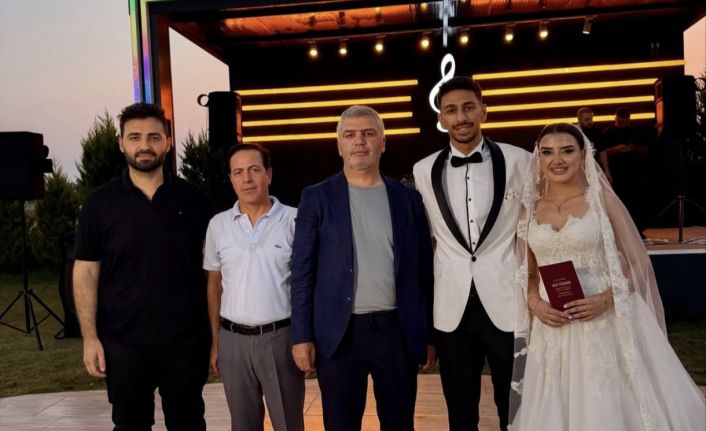 Cem Çelik’ten çifte imza