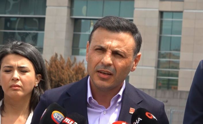CHP İstanbul İl Başkanı Özgür Çelik adliye önünde açıklamalarda bulundu