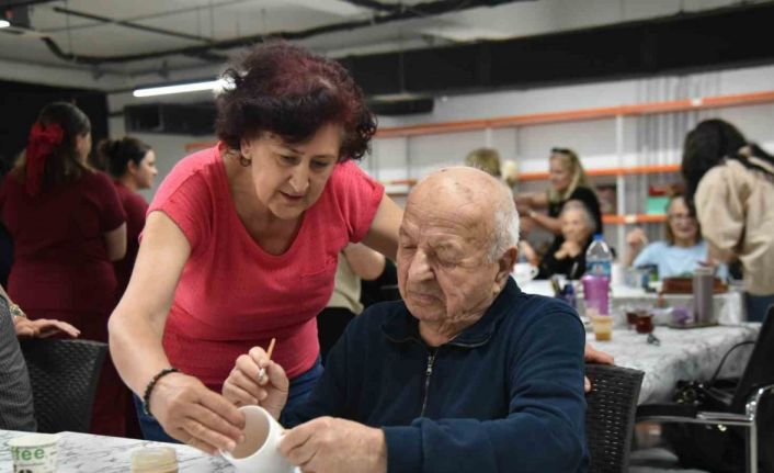 "Çini Sanatıyla Nesiller Buluşuyor" etkinliği