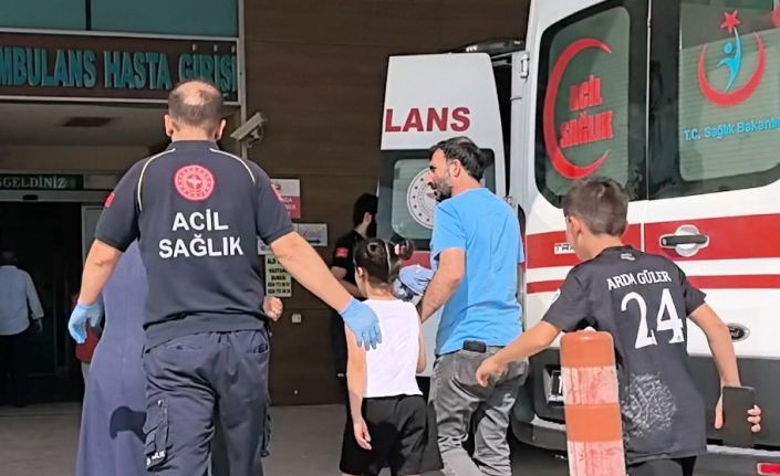 Çocuğun diline bıçak saplandı