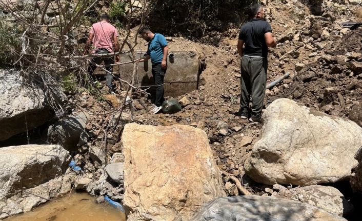 Çukurca Köprülüde su sorunu çözüldü