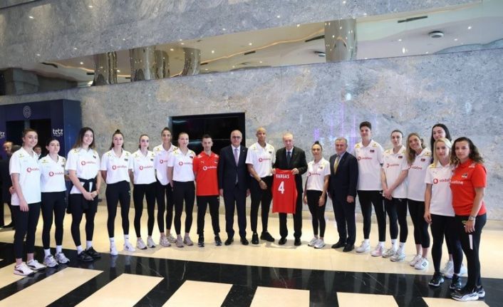 Cumhurbaşkanı Erdoğan, A Milli Kadın Voleybol Takımı ile bir araya geldi