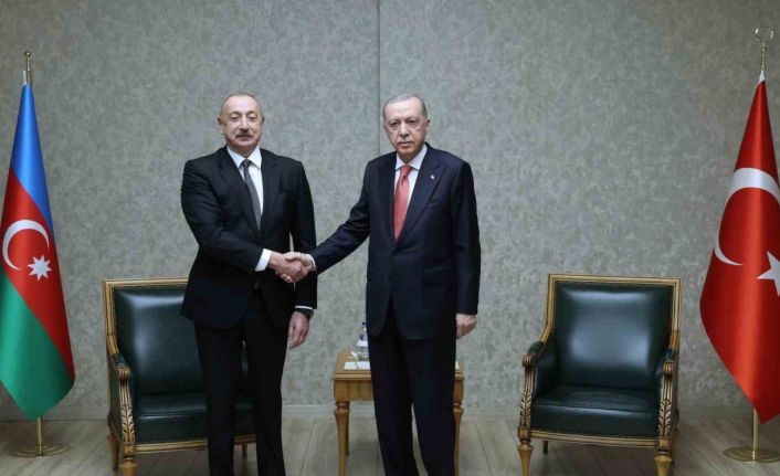 Cumhurbaşkanı Erdoğan, Azerbaycan Cumhurbaşkanı Aliyev ile bir araya geldi