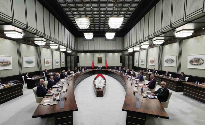 Cumhurbaşkanı Erdoğan başkanlığındaki Kabine Toplantısı Beştepe’de başladı.