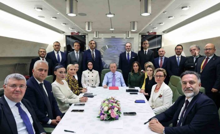 Cumhurbaşkanı Erdoğan: "Yalnızca Anayasamız ve demokrasimiz üzerindeki darbe lekesini temizlemek için bile yeni anayasa yapmaya ihtiyacımız var."