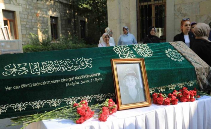 Cumhurbaşkanı Erdoğan’ın "Kimsesiz değilsin, biz varız" dediği Suzan Tosun son yolculuğuna uğurlandı