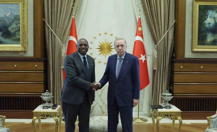 Cumhurbaşkanı Recep Tayyip Erdoğan, İngiltere Dışişleri Bakanı David Lammy’yi kabul etti.