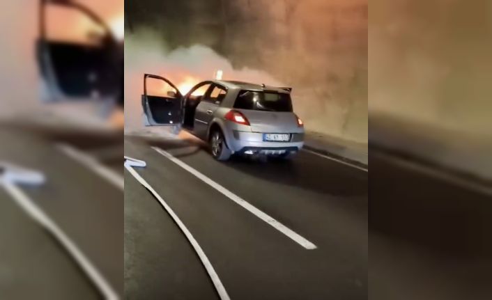 Demirkapı Tüneli’nde alev alan otomobil kullanılamaz hale geldi