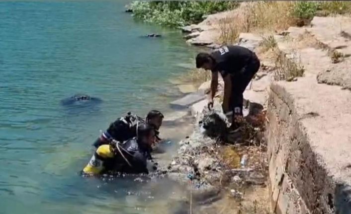 Dicle Baraj Gölü’nün altında temizlik çalışması yapıldı
