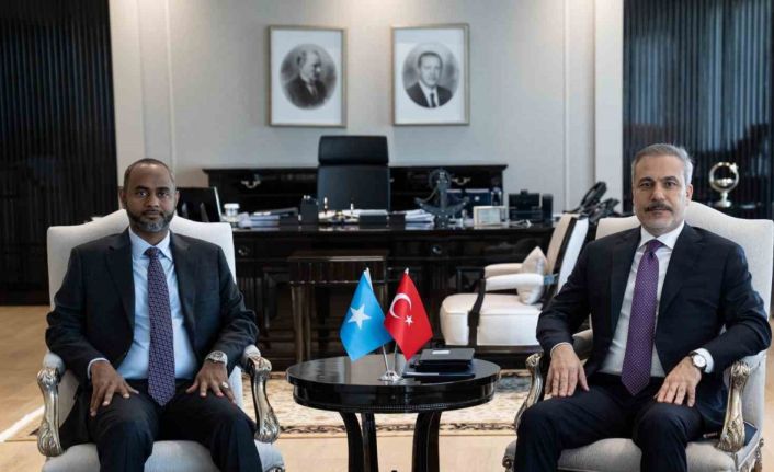 Dışişleri Bakanı Fidan, Somali Limanlar ve Deniz Ulaştırma Bakanı Nur ile görüştü