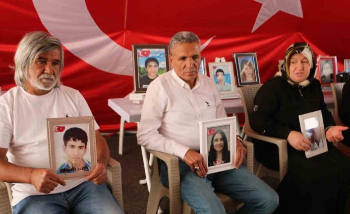 Diyarbakır anneleri bayramda da çadırdan ayrılmadı, eylemlerine devam etti