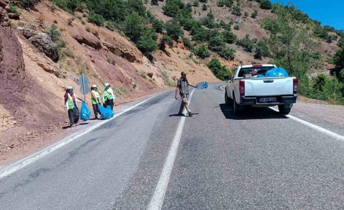DKMP Munzur Vadisinde temizlik yaptı