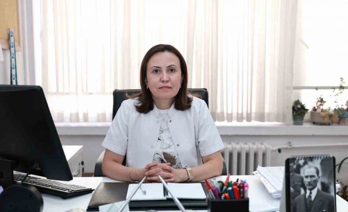 Doç. Dr. Ünüvar: "Keneden korunmak için vücudu örten açık renkli uzun kollu giysileri tercih edin"