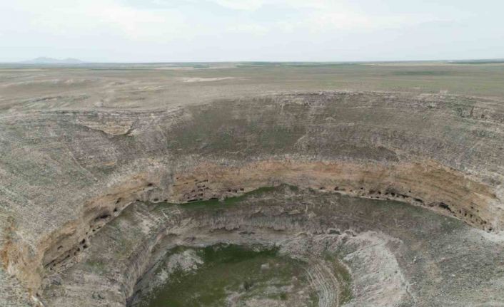 Doğa tutkunlarının ilgiyle ziyaret ettiği göller bir bir kuruyor