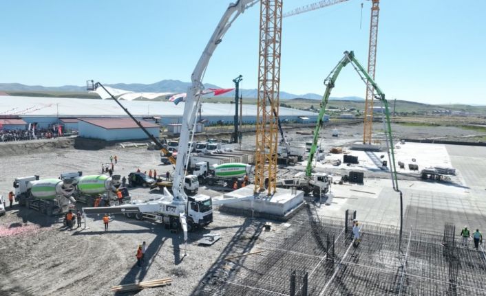 Doğu Anadolu’nun en büyük karma yaşam projesi V Mall Ağrı’nın temeli atıldı