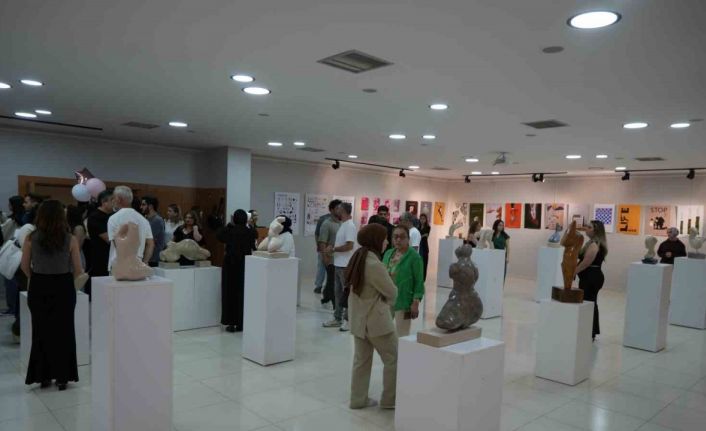 Dört yılın renkli özeti: OMÜ’de 250 eserlik mezuniyet sergisi sanatseverlerle buluştu