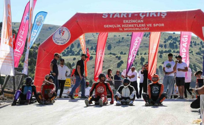 Dünya Kaykay İniş Şampiyonası Erzincan’da başladı