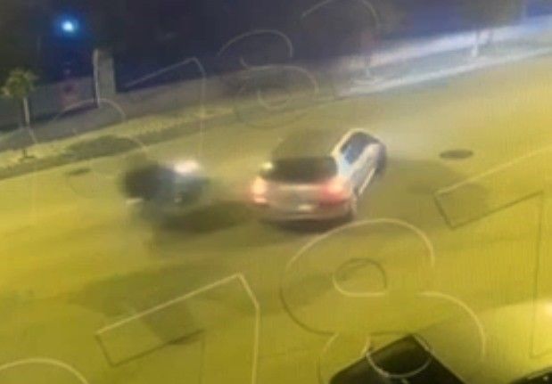 ’Dur’ ihtarına uymayan motosiklet, otomobil ile çarpıştı