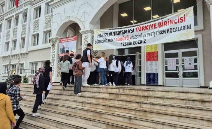 Düzce’de nefesler tutuldu YKS heyecanı başladı