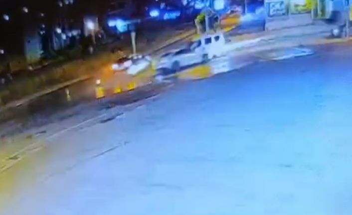 Edirne’de 4 aracın karıştığı zincirleme kaza kamerada