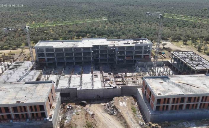 Edremit’te 300 yataklı yeni devlet hastanesi inşaatı yükseliyor