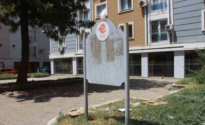 Efeler Belediyesi ilgilenmeyince, çocukların oynayacağı alan çöplüğe döndü