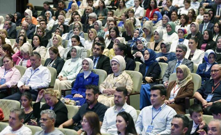 Emine Erdoğan: "Koruyucu aile sisteminin tüm dünyada yaygınlaşması elzemdir"