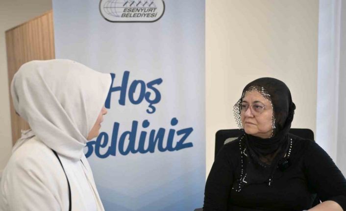 Esenyurt Belediyesi sokağa atılan Dilber teyzeye sahip çıktı