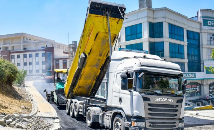 Esenyurt Belediyesi’nin Fatih Mahallesi’nde ki asfalt ve çevre düzenleme çalışmaları tamamlandı