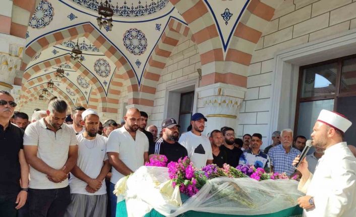 Eski nişanlısı tarafından öldürülen hamile kadının cenaze defnedildi