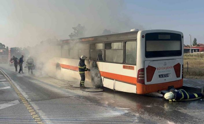 Eskişehir’de yolcu otobüsü yandı: 1 yaralı