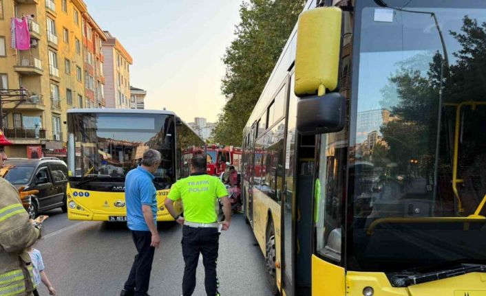 Eyüpsultan’da aynı yerde iki İETT otobüsü kazası: Motosiklet altında kaldı, bir aileye arkadan çarptı