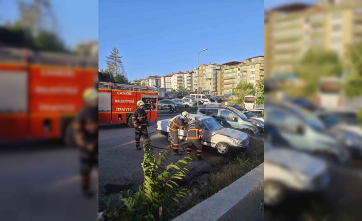 Fiat-Tofaş otomobil alevlere teslim oldu